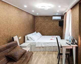 Отель Mimino T&G Тбилиси Семейный номер с видом на сад-23