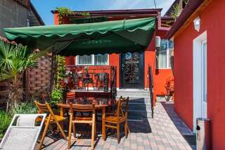 Отель Mimino T&G Тбилиси Семейный номер с видом на сад-25