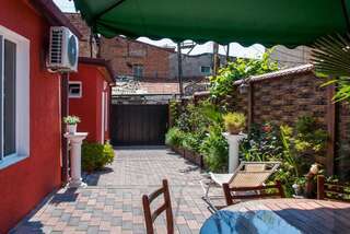 Отель Mimino T&G Тбилиси Семейный номер с видом на сад-26