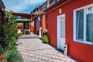 Отель Mimino T&G Тбилиси Семейный номер с видом на сад-28