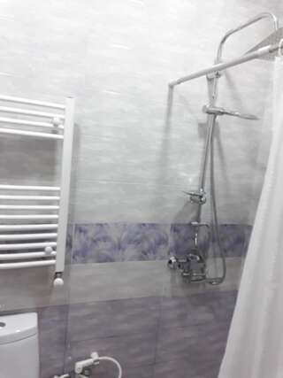 Отель Mimino T&G Тбилиси Семейный номер с видом на сад-37