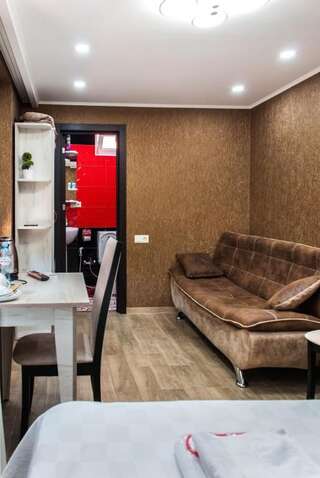 Отель Mimino T&G Тбилиси Семейный номер с видом на сад-38