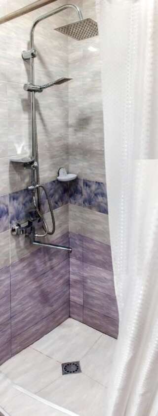 Отель Mimino T&G Тбилиси Семейный номер с видом на сад-39