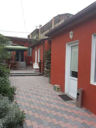 Отель Mimino T&G Тбилиси Семейный номер с видом на сад-41