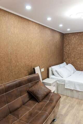 Отель Mimino T&G Тбилиси Семейный номер с видом на сад-44