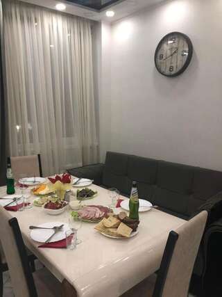 Отель Mimino T&G Тбилиси Семейный номер с видом на сад-67